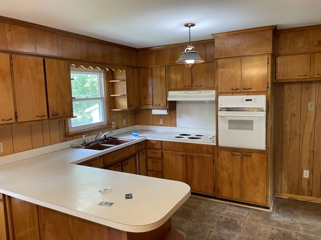 135 Bel Aire Dr, Winchester, TN 37398