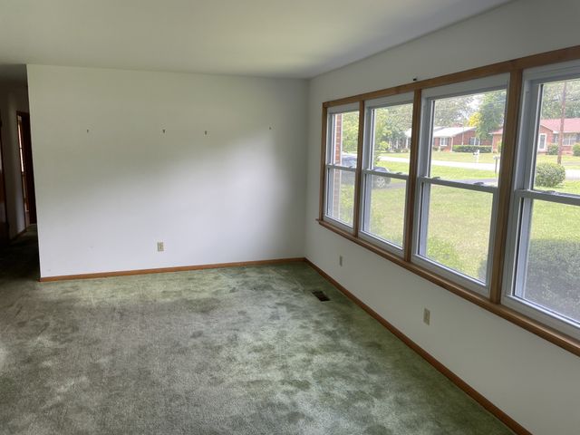 135 Bel Aire Dr, Winchester, TN 37398