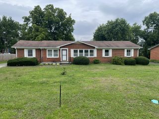 135 Bel Aire Dr, Winchester, TN 37398