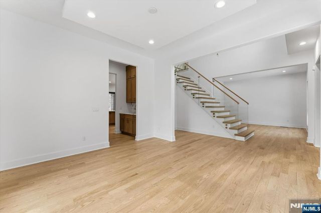 83 Falcon Road, Livingston, NJ 07039