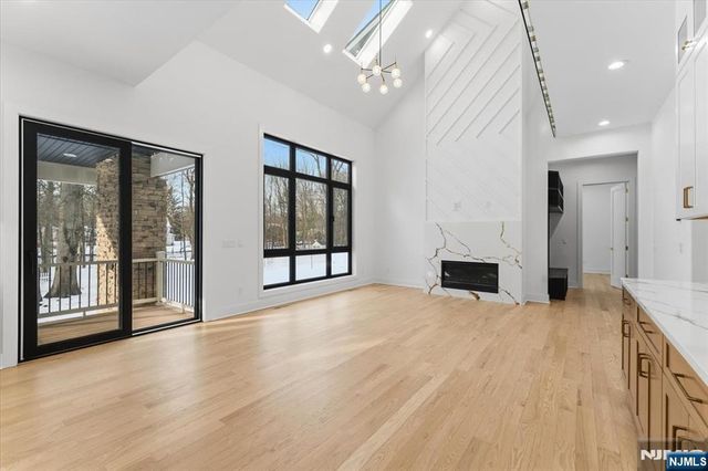 83 Falcon Road, Livingston, NJ 07039