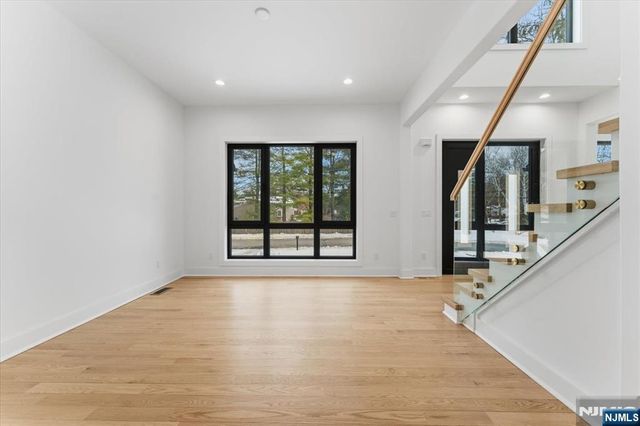 83 Falcon Road, Livingston, NJ 07039