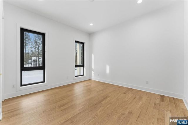 83 Falcon Road, Livingston, NJ 07039