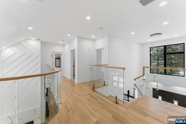 83 Falcon Road, Livingston, NJ 07039