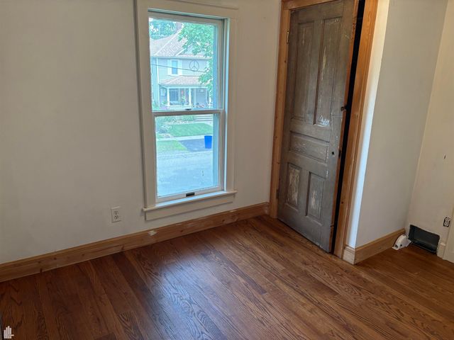 144 N Washington, Lake Orion, MI 48362