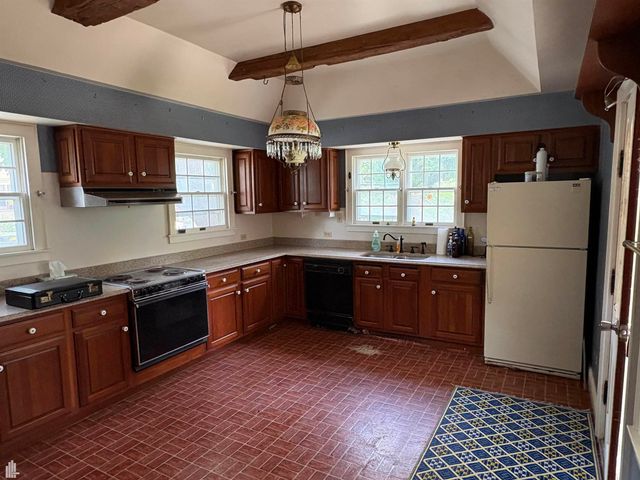 144 N Washington, Lake Orion, MI 48362
