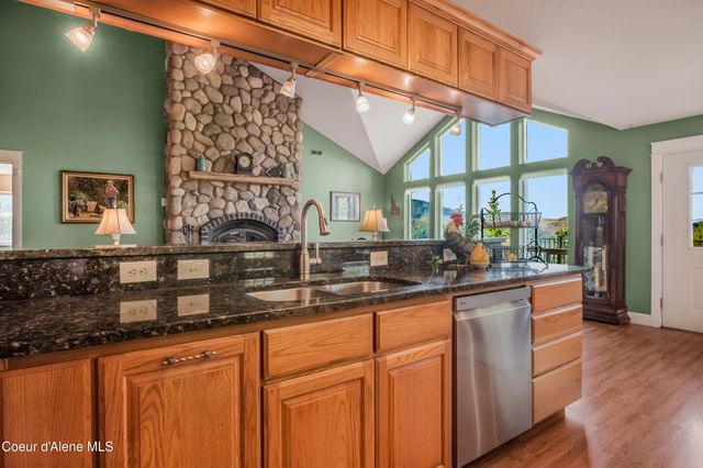 833 Drummond Peak Road, Kingston, ID 83839