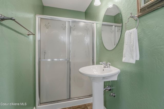 833 Drummond Peak Road, Kingston, ID 83839