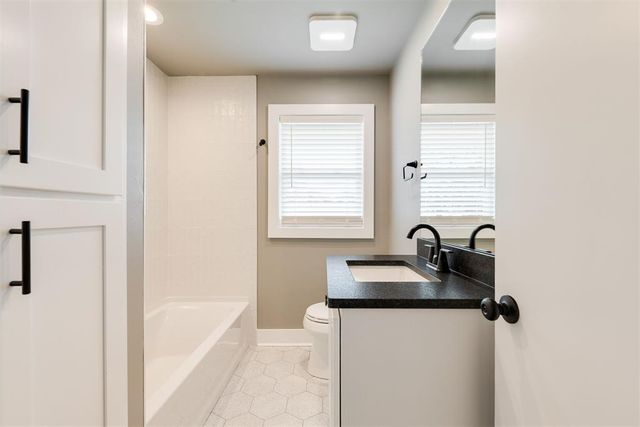2316 Ashley Drive, Oklahoma City, OK 73120