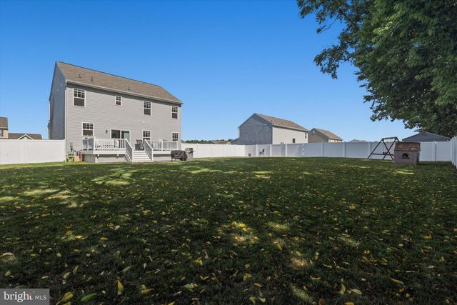 304 PARADISE VIEW DR, Greencastle, PA 17225
