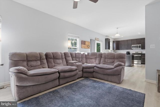 304 PARADISE VIEW DR, Greencastle, PA 17225