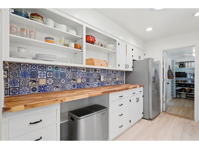 9630 Sw WILSHIRE St, Portland, OR 97225