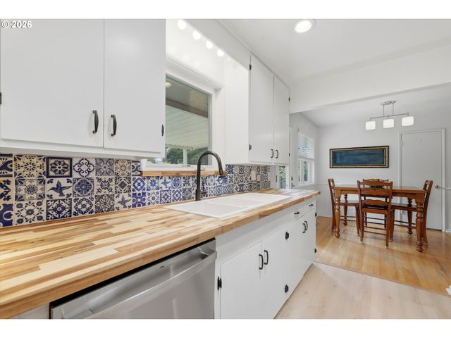 9630 Sw WILSHIRE St, Portland, OR 97225