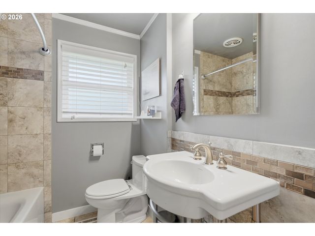 9630 Sw WILSHIRE St, Portland, OR 97225