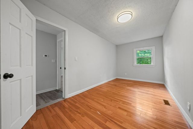 28 Warren St, Peabody, MA 01960