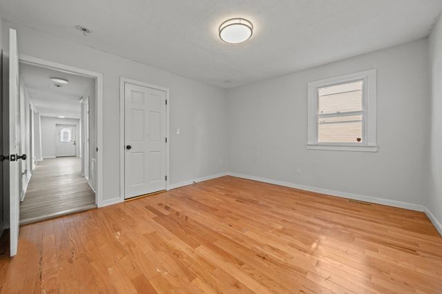 28 Warren St, Peabody, MA 01960
