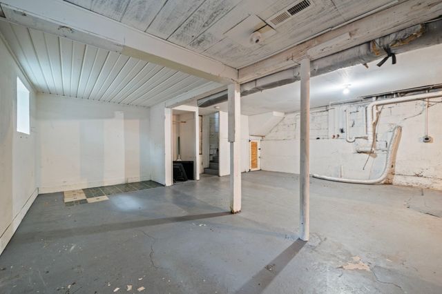 28 Warren St, Peabody, MA 01960