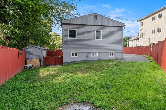 28 Warren St, Peabody, MA 01960
