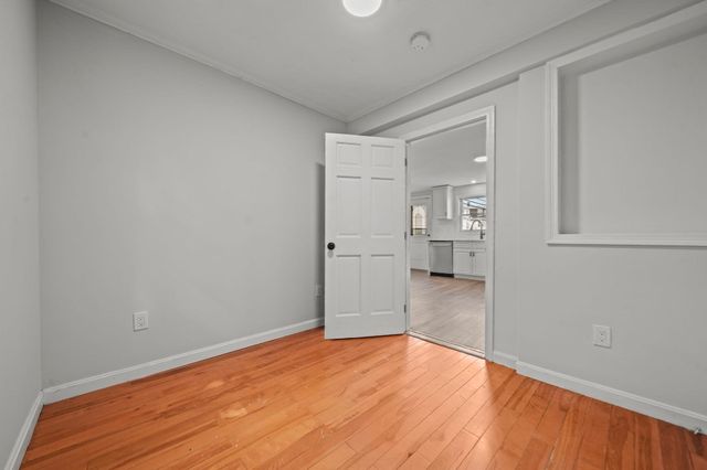 28 Warren St, Peabody, MA 01960