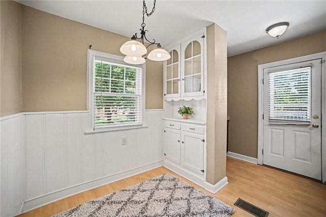 200 E 73rd Street, Kansas City, MO 64114