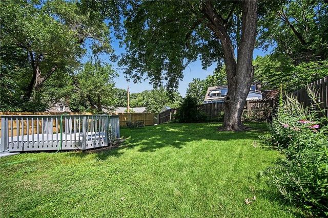 200 E 73rd Street, Kansas City, MO 64114