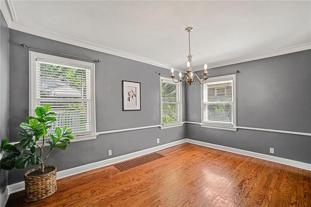 200 E 73rd Street, Kansas City, MO 64114