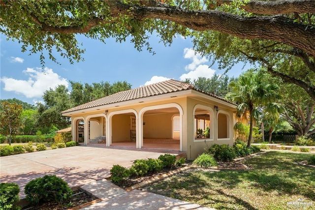 2400 Palm Hurst Drive, Palmhurst, TX 78573