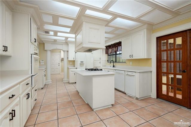 2400 Palm Hurst Drive, Palmhurst, TX 78573