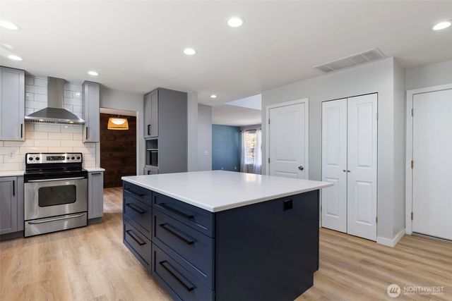 7475 Arcade Place NW, Bremerton, WA 98311