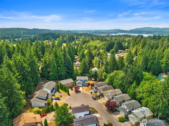 7475 Arcade Place NW, Bremerton, WA 98311