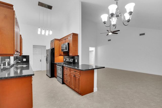 112 INNER HARBOUR Way, Jupiter, FL 33477