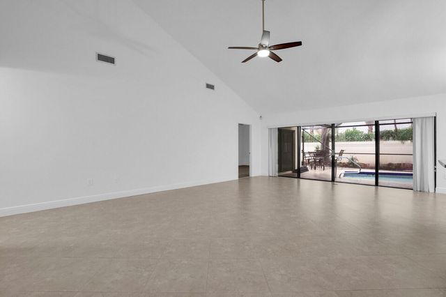 112 INNER HARBOUR Way, Jupiter, FL 33477