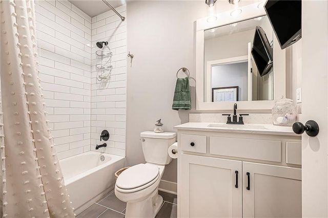 1748 NW 107th Terrace, Kansas City, MO 64155