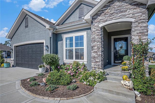 1748 NW 107th Terrace, Kansas City, MO 64155