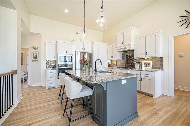 1748 NW 107th Terrace, Kansas City, MO 64155