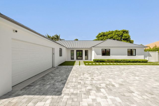 1099 S Atlantic Drive, Lantana, FL 33462