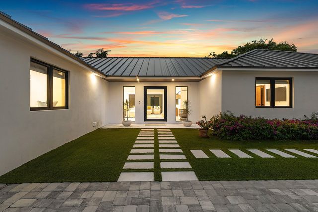 1099 S Atlantic Drive, Lantana, FL 33462