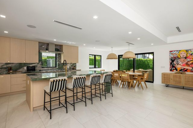 1099 S Atlantic Drive, Lantana, FL 33462