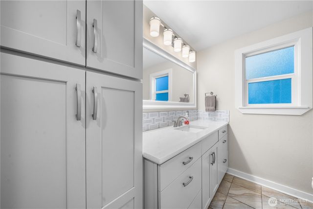 11001 Pioneer Drive, Anderson Island, WA 98303