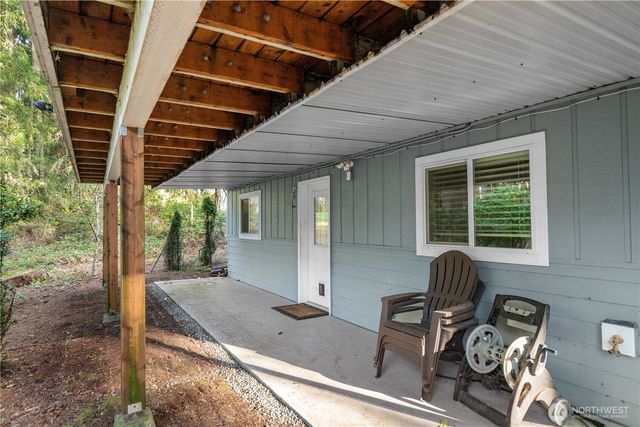 11001 Pioneer Drive, Anderson Island, WA 98303