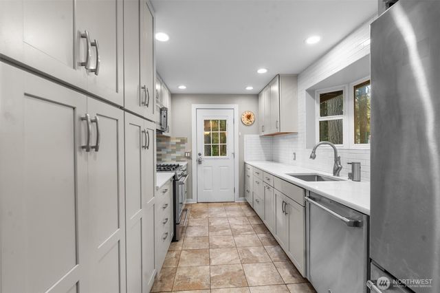 11001 Pioneer Drive, Anderson Island, WA 98303