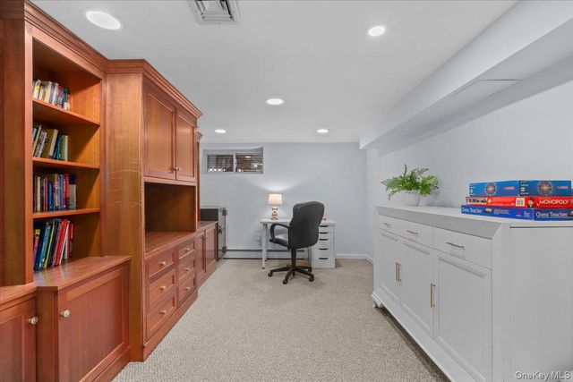 9 Comanche Court, Katonah, NY 10536