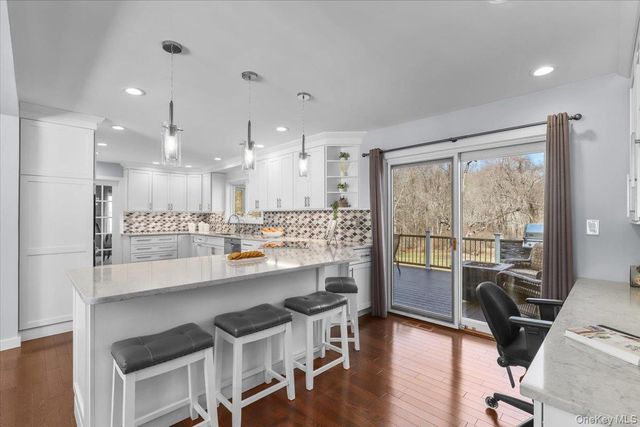 9 Comanche Court, Katonah, NY 10536