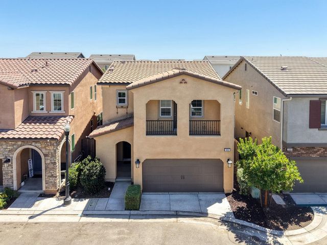 896 Lassen Lane W, Madera, CA 93636