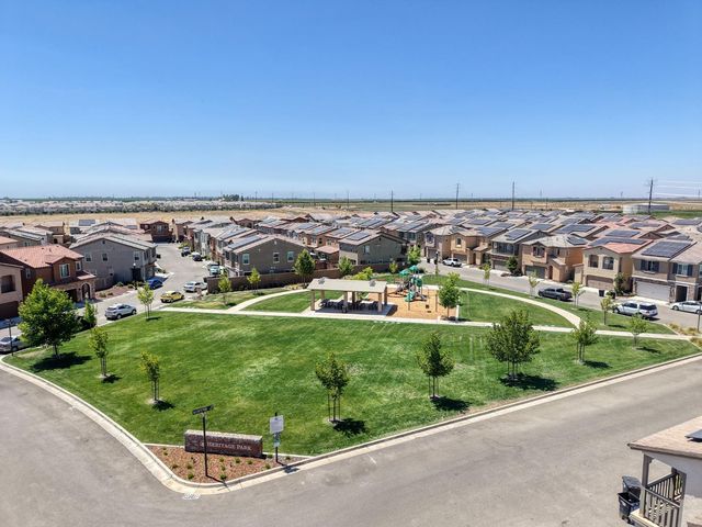 896 Lassen Lane W, Madera, CA 93636
