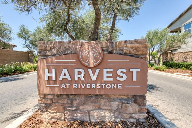 896 Lassen Lane W, Madera, CA 93636