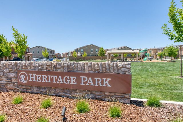 896 Lassen Lane W, Madera, CA 93636