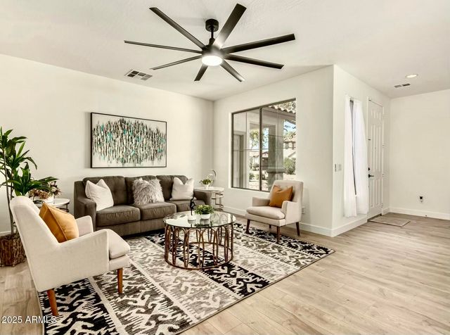 1236 E NIGHTINGALE Lane, Gilbert, AZ 85298