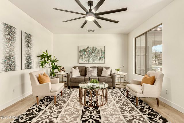 1236 E NIGHTINGALE Lane, Gilbert, AZ 85298