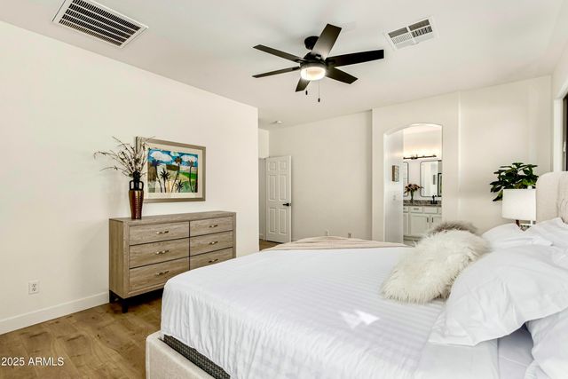 1236 E NIGHTINGALE Lane, Gilbert, AZ 85298